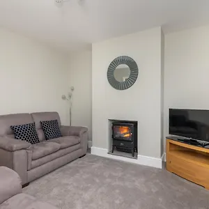 Luxurious Modern House With Garden - Pass The Keys Holiday home
