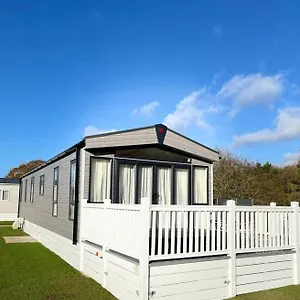 Woods With Hot Tub Apartment