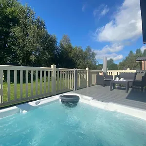 The Yorkshire Burrow With Hot Tub Holiday home