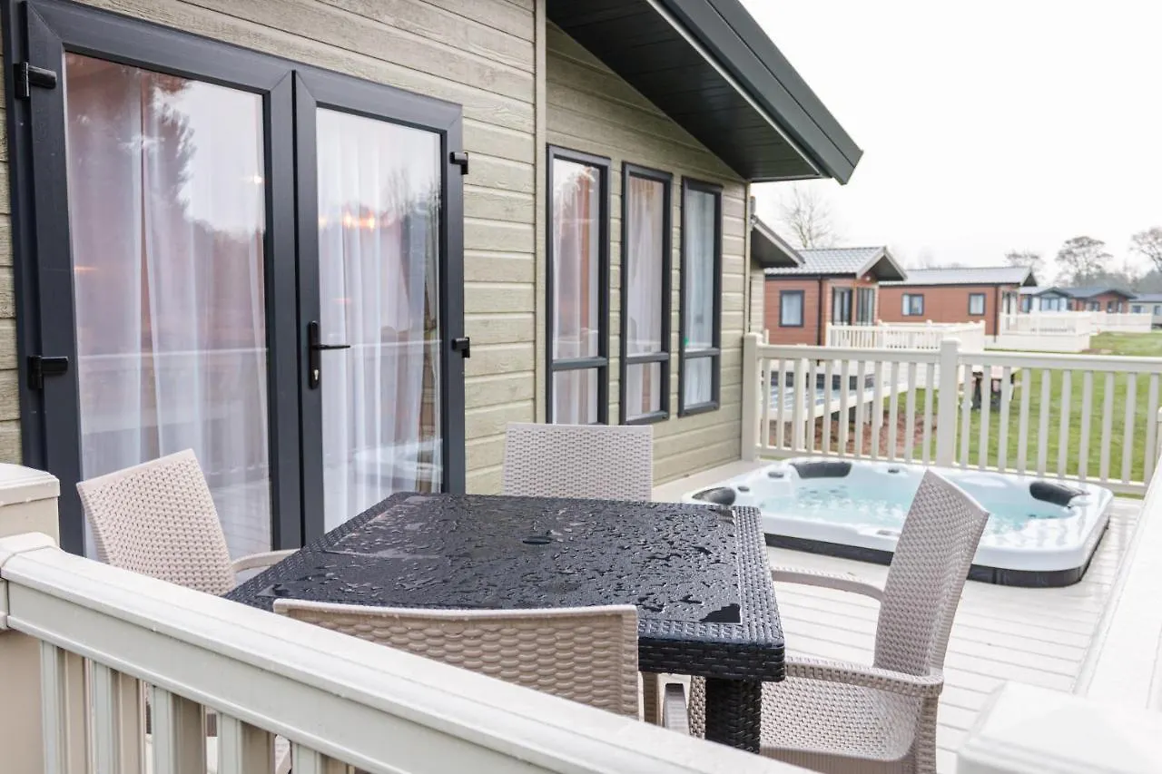 The White Rose Lodge With Hot Tub York