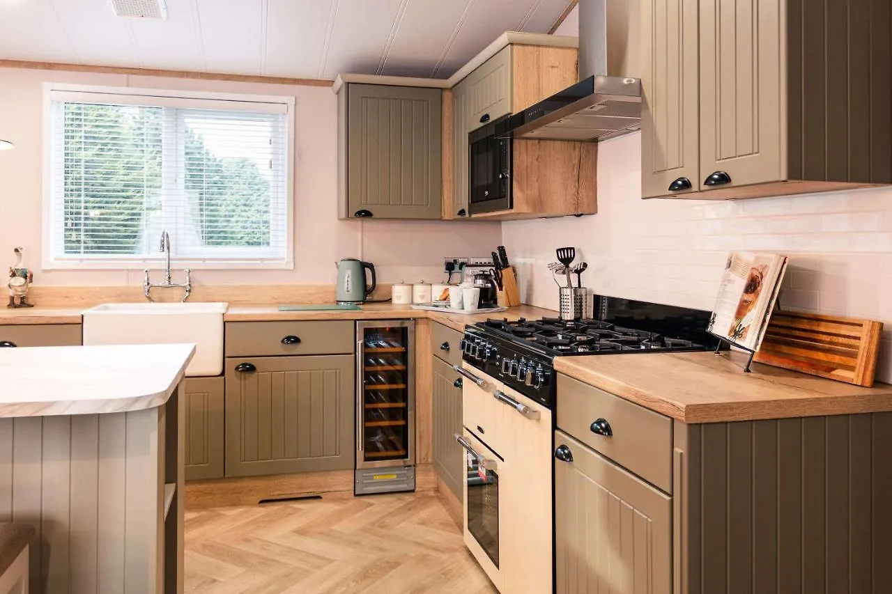 The White Rose Lodge With Hot Tub York